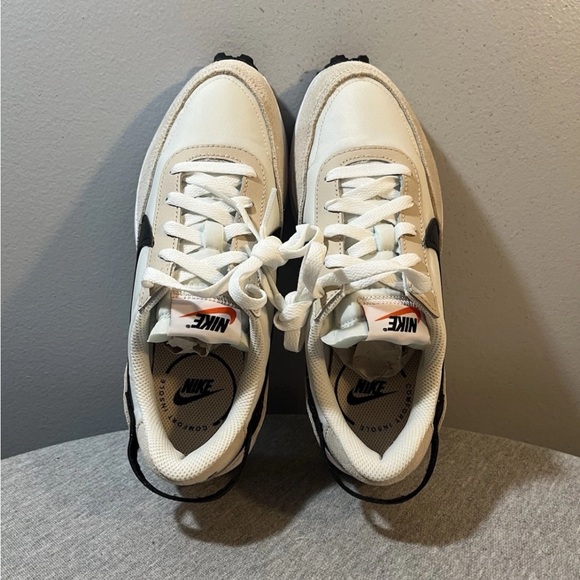 Nike Waffle Debut Sanddrift White Casual Sneakers Women's Shoe Size 7 DH9523 102 - Picture 8 of 11